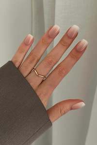 Accessories: Ombre Nails (Gel)