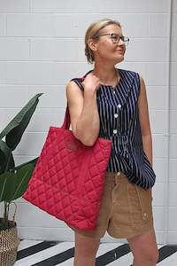 Accessories: Taylor Tote Raspberry