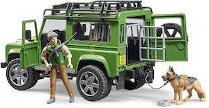 Toy: Bruder - Landrover with Ranger & Dog