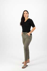 Womenswear: Vassalli Ankle Grazer Pant