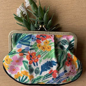 Gift: Rifle Paper Co Lea Pleat Coin Purse