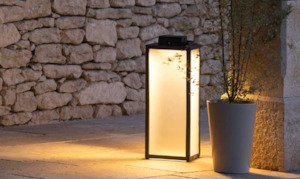 TRADITIONAL Outdoor Solar Lantern by Les Jardins - 65cm