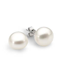 Allura Luna de 7mm Button Pearl Stud Earrings | Silver