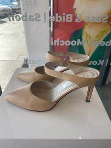 Footwear: Kathryn Wilson, Shoes, 38