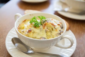 Products: Creamy Country Chicken Pie with Kumara Topping and Garlic Steamed Green Beans and Minted Carrots with Toasted Seeds and Fresh Herbs