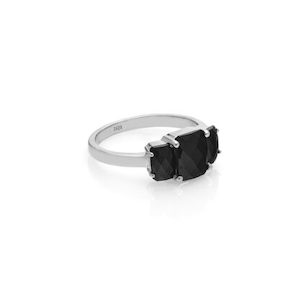 Reverie Ring Black Spinel/Silver Med