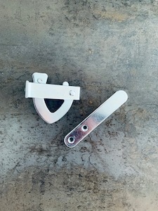 Gate Latch D Type Galvanised (Bulk Pack 10)