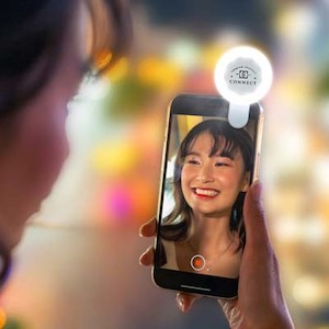 Business service: TRENDS Halo Selfie Light