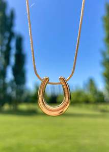 Sleek Modern Horseshoe Necklace - Gold