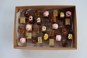 Morning Tea: Sweet Snack Box