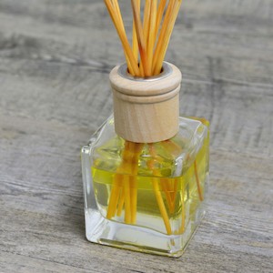 Perfume wholesaling: DIY Reed Diffuser Kit