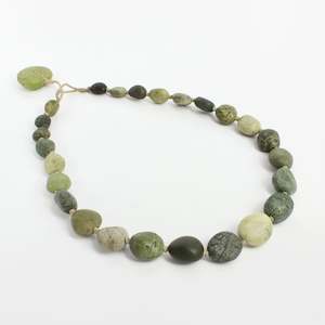 Jewellery: ACT467: Green stone necklace