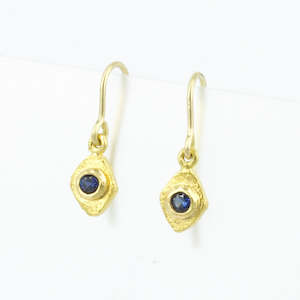 Jewellery: LA49: Sapphire drop earrings