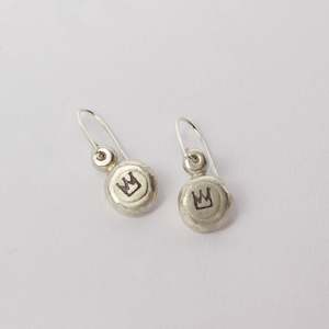 Jewellery: JMU152: Crown earrings