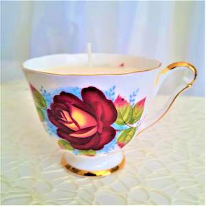 Gift: Queen Anne Cup Candle - Modern Rose