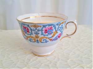 Gift: Colclough Cup Candle - Freesia