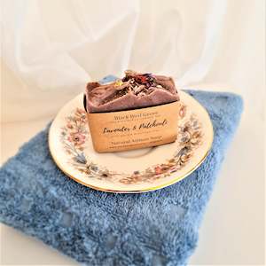 Paragon 'Meadowvale' Dish with Lavender & Patchouli Artisan Soap