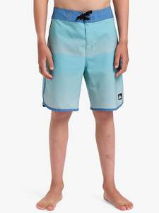 Clothing wholesaling: Boys 8-16 Surfsilk Scallop 17" Boardshorts