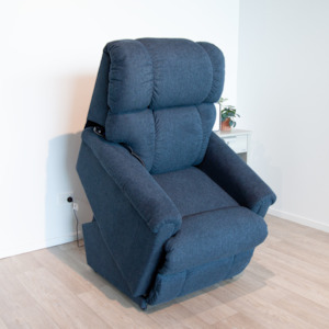 La-Z-Boy Pinnacle platinum powerlift recliner chair