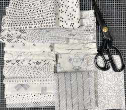 Fabrics textile: Remnant Bundle Black & White Mixed Prints