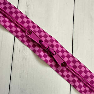 30” Berry Checked Zipper