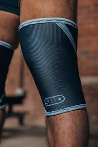 Clothing: Reflect Powerlifting Knee Sleeves 7mm