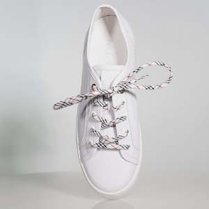 Homewares: WHITE BURB'S LACES