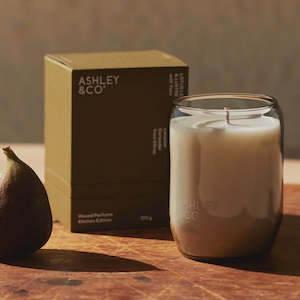 Homewares: 310G LOTUS & LUSTRE WAXED PERFUME