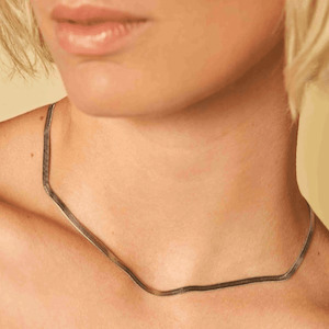 Homewares: SILVER SNAKE NECKLACE