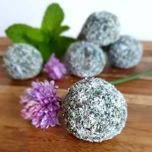 Products: Raw super green energy balls