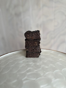 Fudgy Chocolate Brownie - 8 slices The Razor's Edge