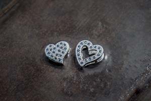 Jewellery: Heart Pendant - Sapphires - Open Heart