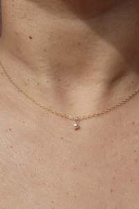 Clothing accessory: Mini Pearl drop Necklace