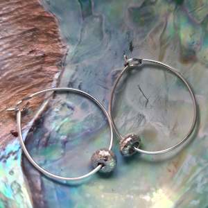 Small Kina Hoop Earrings