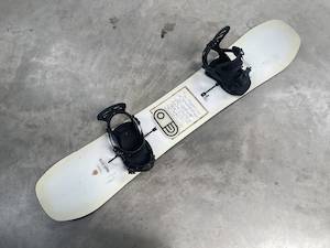 Burton Easy Livin 152cm Snowboard With Bindings