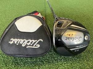 2010 TItleist 910 D2 9.5° Driver With Headcover