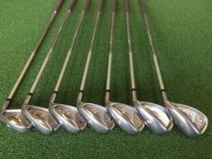 Hobby equipment and supply: 2012 Bridgestone TourStage ViQ CL 6-9, Pw, Gw, Sw Ladies Iron Set