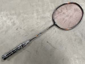 Hobby equipment and supply: Yonex ArcSaber 2i Badminton Racket *Like New*