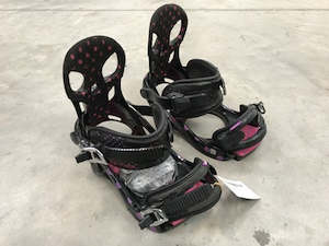 Hobby equipment and supply: K2 Charm Medium Snowboard Bindings