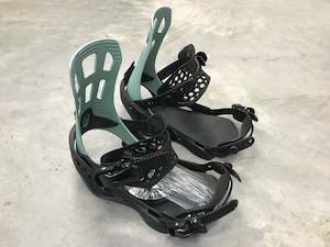 *New* (NO BOX) 2023 Flux 22-23 EM Medium Snowboard Bindings