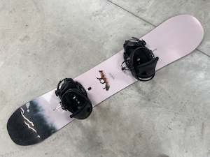 Hobby equipment and supply: 2019 Burton Yeasayer 152cm Snowboard With Bindings