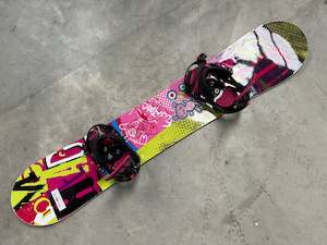 Head 145cm Women's Twin Snowboard With Bindings