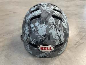 Hobby equipment and supply: BELL Bike Helmet *Like New*