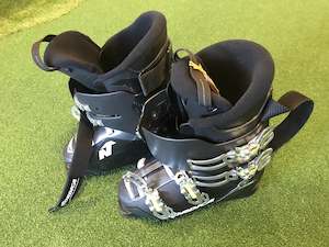 Hobby equipment and supply: Nordica Cruise 26.5cm Men's Ski Boots