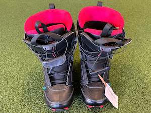 Hobby equipment and supply: Salomon Pearl 23.5cm US6.5 Snowboard Boots with Speed Lacing *Excellent Condition*