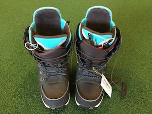 Hobby equipment and supply: Burton Emerald 23cm US6 Snowboard Boot with Speed Lacing *Excellent Condition*