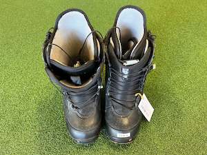 Hobby equipment and supply: Burton Moto SZ 23cm US6 Snowboard Boots with Speed Lacing *Excellent Condition*