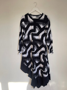 Second hand clothing: By Taylor Dress - Size M Recycle The Label