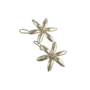 Earrings: Puawānanga Flower Silver Earrings | nz jewellery