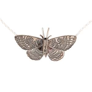 Jewellery nz | Pūrere Parangunu Peacock Moth Silver Necklace | Redmanuka